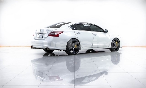 Buy Used Nissan Teana White Car in Bangkok in Bangkok Buy Used Nissan Teana White Car in Bangkok in Bangkok