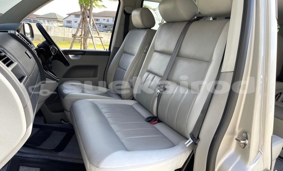 ซื้อ รถมือสอง Volkswagen Caravelle สีน้ำตาล รถยนต์ ใน %{เมือง} ใน กรุงเทพมหานคร ซื้อ รถมือสอง Volkswagen Caravelle สีน้ำตาล รถยนต์ ใน %{เมือง} ใน กรุงเทพมหานคร