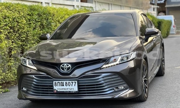 ซื้อ รถมือสอง Toyota Camry สีน้ำตาล รถยนต์ ใน %{เมือง} ใน กรุงเทพมหานคร