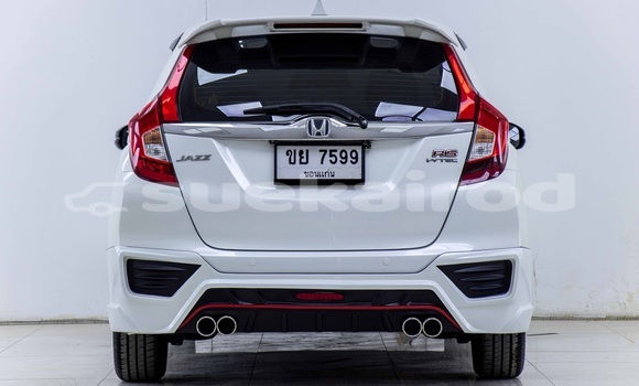 ซื้อ รถมือสอง Honda Jazz ขาว รถยนต์ ใน %{เมือง} ใน กรุงเทพมหานคร ซื้อ รถมือสอง Honda Jazz ขาว รถยนต์ ใน %{เมือง} ใน กรุงเทพมหานคร