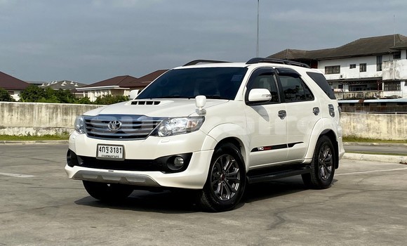 Buy Used Toyota Fortuner White Car in Bangkok in Bangkok