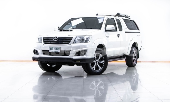 Buy Used Toyota Hiluxe VIGO White Car in Bangkok in Bangkok