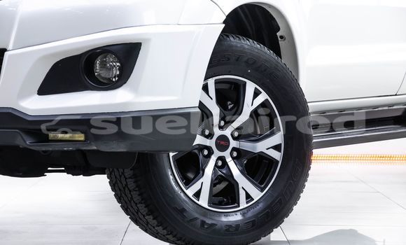 Buy Used Toyota Hiluxe VIGO White Car in Bangkok in Bangkok Buy Used Toyota Hiluxe VIGO White Car in Bangkok in Bangkok