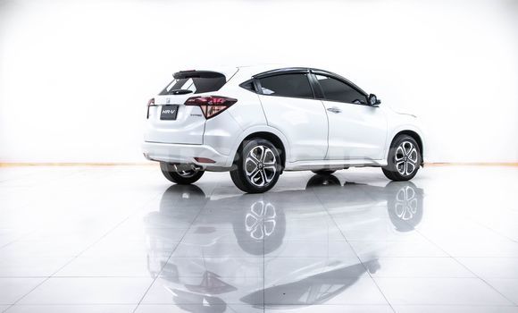 Buy Used Honda HR-V White Car in Bangkok in Bangkok Buy Used Honda HR-V White Car in Bangkok in Bangkok