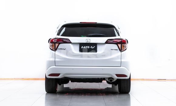 Buy Used Honda HR-V White Car in Bangkok in Bangkok Buy Used Honda HR-V White Car in Bangkok in Bangkok