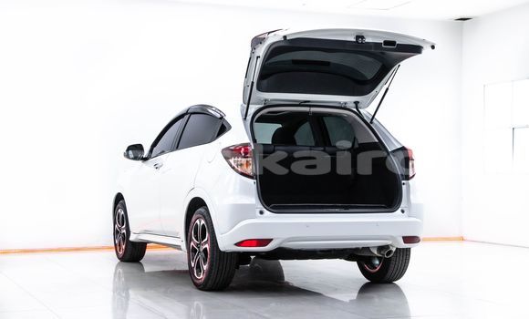 Buy Used Honda HR-V White Car in Bangkok in Bangkok Buy Used Honda HR-V White Car in Bangkok in Bangkok