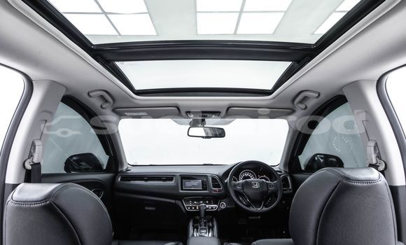 Buy Used Honda HR-V White Car in Bangkok in Bangkok Buy Used Honda HR-V White Car in Bangkok in Bangkok