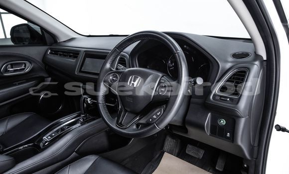 Buy Used Honda HR-V White Car in Bangkok in Bangkok Buy Used Honda HR-V White Car in Bangkok in Bangkok