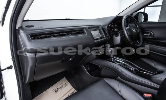 Buy Used Honda HR-V White Car in Bangkok in Bangkok Buy Used Honda HR-V White Car in Bangkok in Bangkok