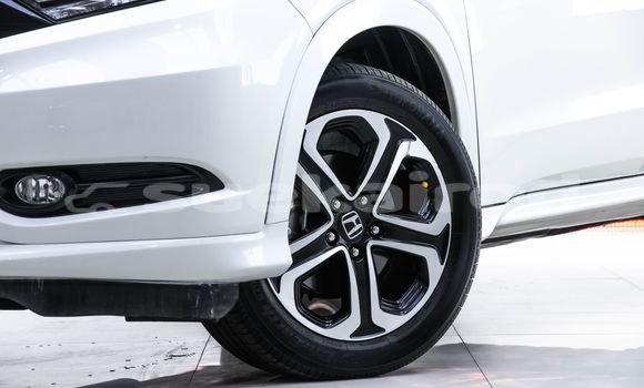 Buy Used Honda HR-V White Car in Bangkok in Bangkok Buy Used Honda HR-V White Car in Bangkok in Bangkok