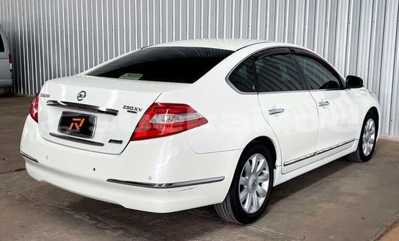 Buy Used Nissan Teana White Car in Bangkok in Bangkok Buy Used Nissan Teana White Car in Bangkok in Bangkok