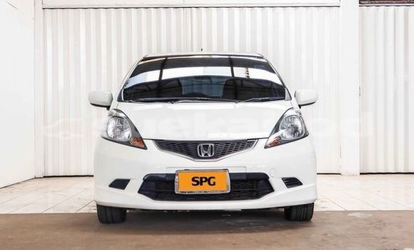 Buy Used Honda Jazz White Car in Bangkok in Bangkok Buy Used Honda Jazz White Car in Bangkok in Bangkok