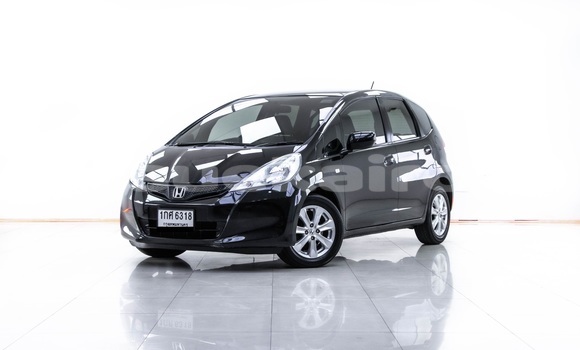 ซื้อ รถมือสอง Honda Jazz สีดำ รถยนต์ ใน %{เมือง} ใน กรุงเทพมหานคร