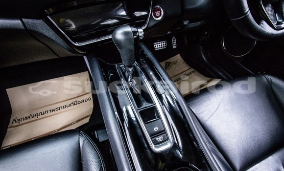 Buy Used Honda HRâV White Car in Bangkok in Bangkok Buy Used Honda HRâV White Car in Bangkok in Bangkok