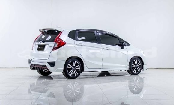 Buy Used Honda Jazz White Car in Bangkok in Bangkok Buy Used Honda Jazz White Car in Bangkok in Bangkok