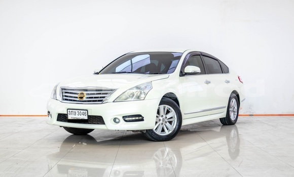 Buy Used Nissan Teana White Car in Bangkok in Bangkok
