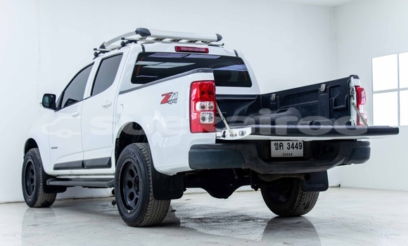 Buy Used Chevrolet Corolado White Car in Bangkok in Bangkok Buy Used Chevrolet Corolado White Car in Bangkok in Bangkok