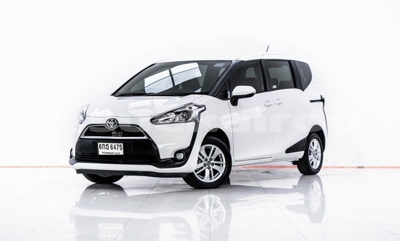 Buy Used Toyota Sienta White Car in Bangkok in Bangkok