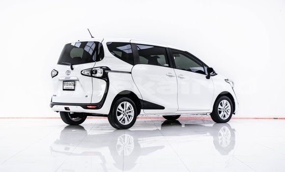 Buy Used Toyota Sienta White Car in Bangkok in Bangkok Buy Used Toyota Sienta White Car in Bangkok in Bangkok