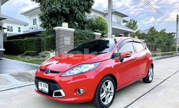 ซื้อ รถมือสอง Ford Fiesta สีแดง รถยนต์ ใน %{เมือง} ใน กรุงเทพมหานคร