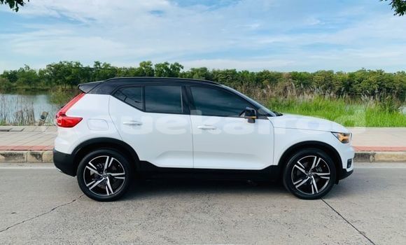 Buy Used Volvo XC40 White Car in Bangkok in Bangkok Buy Used Volvo XC40 White Car in Bangkok in Bangkok