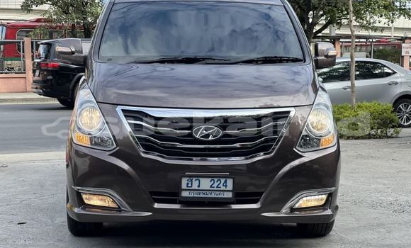 Buy Used Hyundai H1 Brown Car in Bangkok in Bangkok Buy Used Hyundai H1 Brown Car in Bangkok in Bangkok