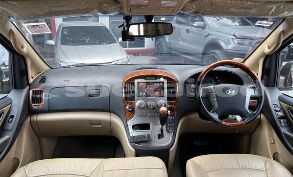 Buy Used Hyundai H1 Brown Car in Bangkok in Bangkok Buy Used Hyundai H1 Brown Car in Bangkok in Bangkok