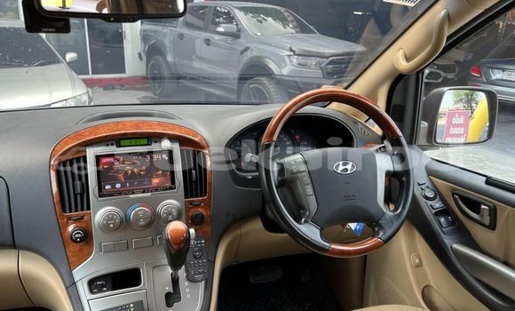 Buy Used Hyundai H1 Brown Car in Bangkok in Bangkok Buy Used Hyundai H1 Brown Car in Bangkok in Bangkok