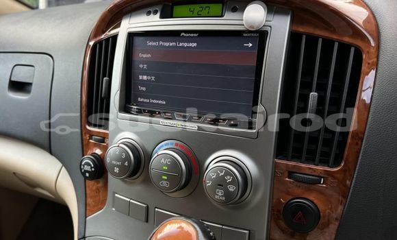 Buy Used Hyundai H1 Brown Car in Bangkok in Bangkok Buy Used Hyundai H1 Brown Car in Bangkok in Bangkok