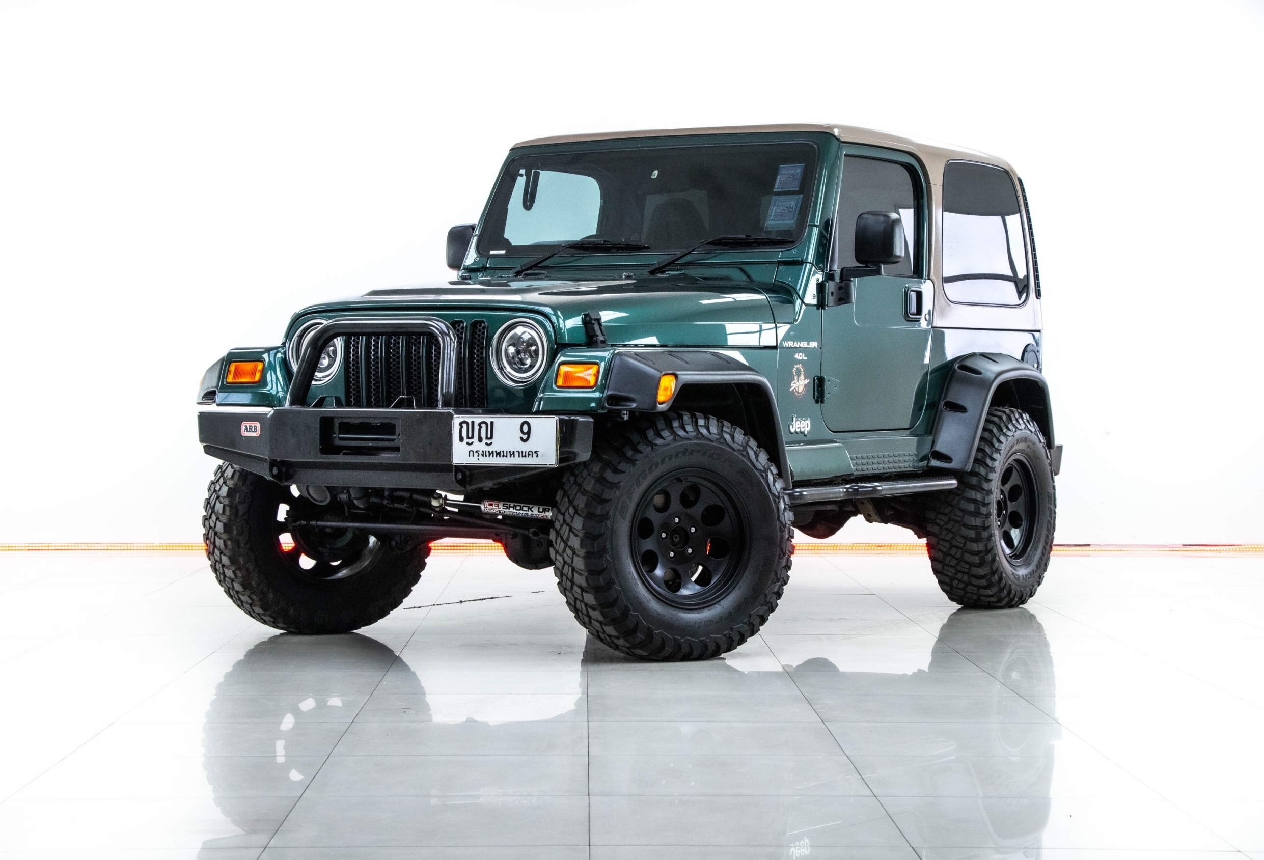 Buy used jeep wrangler green car in bangkok in bangkok suekairod
