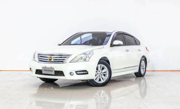 Buy Used Nissan Teana White Car in Bangkok in Bangkok