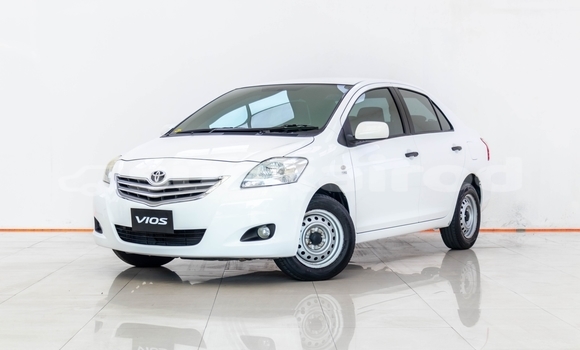 ซื้อ รถมือสอง Toyota Vios ขาว รถยนต์ ใน %{เมือง} ใน กรุงเทพมหานคร