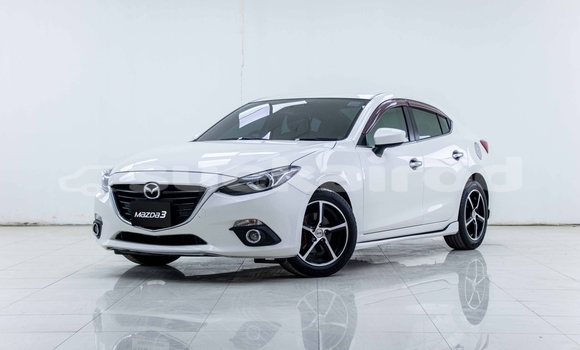 ซื้อ รถมือสอง Mazda 3 ขาว รถยนต์ ใน %{เมือง} ใน กรุงเทพมหานคร