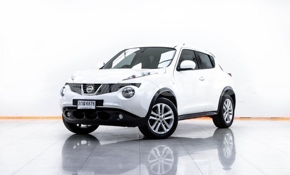 Buy Used Nissan Juke White Car in Bangkok in Bangkok