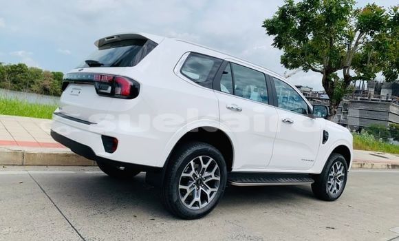 Buy Used Ford Everest White Car in Bangkok in Bangkok Buy Used Ford Everest White Car in Bangkok in Bangkok