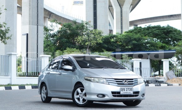 Buy Used Mazda 2 White Car in Bangkok in Bangkok