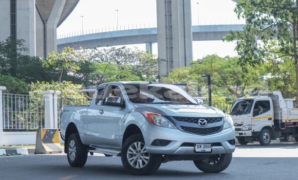 ซื้อ รถมือสอง Mazda BT-50 เงิน รถยนต์ ใน %{เมือง} ใน กรุงเทพมหานคร