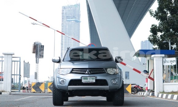 ซื้อ รถมือสอง Mitsubishi Triton เงิน รถยนต์ ใน %{เมือง} ใน กรุงเทพมหานคร