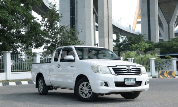 Buy Used Toyota Hiluxe VIGO White Car in Bangkok in Bangkok