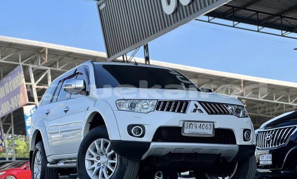 ซื้อ รถมือสอง Mitsubishi Pajero ขาว รถยนต์ ใน %{เมือง} ใน กรุงเทพมหานคร