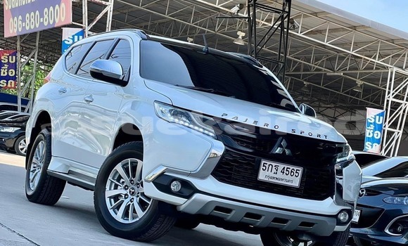 Buy Used Mitsubishi Pajero White Car in Bangkok in Bangkok