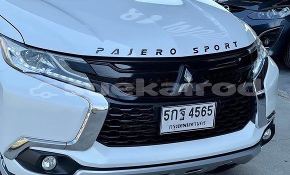 Buy Used Mitsubishi Pajero White Car in Bangkok in Bangkok Buy Used Mitsubishi Pajero White Car in Bangkok in Bangkok