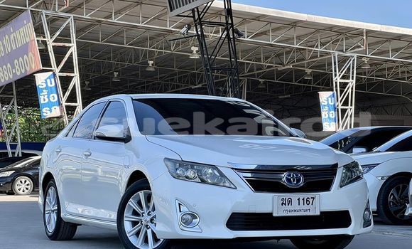 ซื้อ รถมือสอง Toyota Camry ขาว รถยนต์ ใน %{เมือง} ใน กรุงเทพมหานคร
