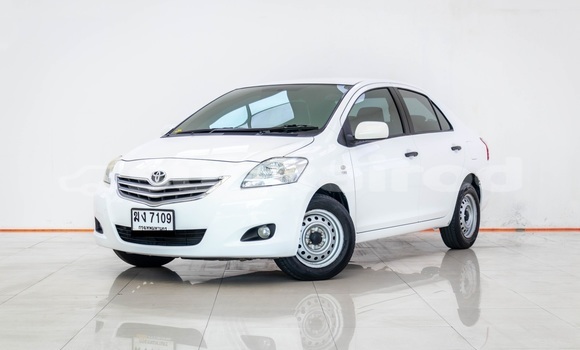 ซื้อ รถมือสอง Toyota Vios ขาว รถยนต์ ใน %{เมือง} ใน กรุงเทพมหานคร