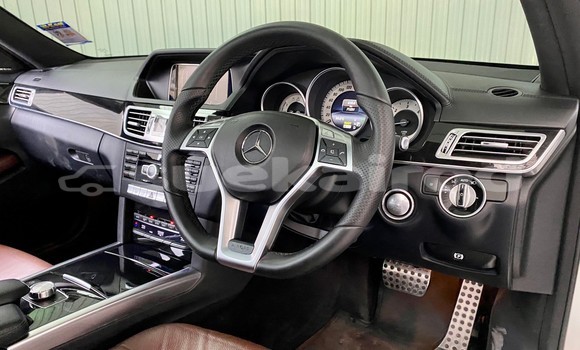 Buy Used Mercedes-Benz E-klasse White Car in Bangkok in Bangkok Buy Used Mercedes-Benz E-klasse White Car in Bangkok in Bangkok