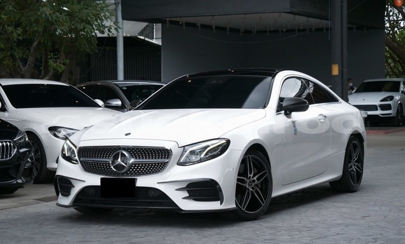 ซื้อ รถมือสอง Mercedes-Benz E-klasse ขาว รถยนต์ ใน %{เมือง} ใน กรุงเทพมหานคร ซื้อ รถมือสอง Mercedes-Benz E-klasse ขาว รถยนต์ ใน %{เมือง} ใน กรุงเทพมหานคร