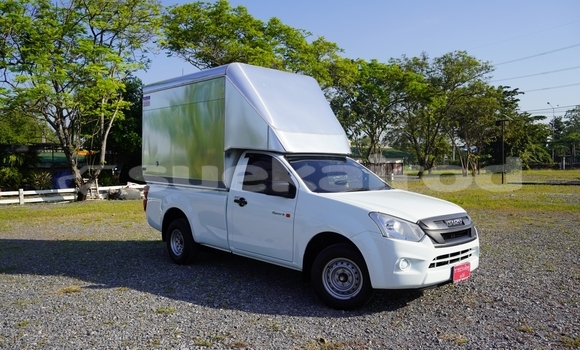 Buy Used Isuzu D-Max White Car in Bangkok in Bangkok