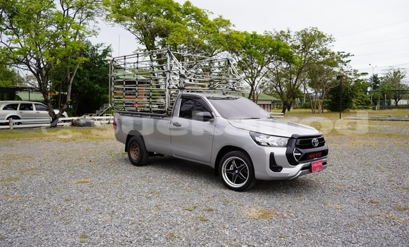 Buy Used Toyota Hiluxe Revo Silver Car in Bangkok in Bangkok