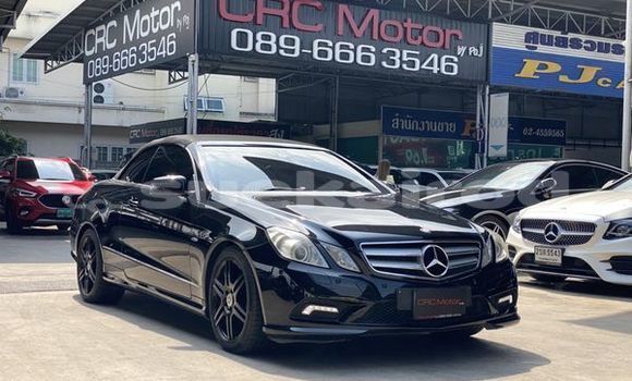 ซื้อ รถมือสอง Mercedes-Benz E200 สีดำ รถยนต์ ใน %{เมือง} ใน กรุงเทพมหานคร