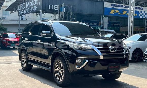 Buy Used Toyota Fortuner Black Car in Bangkok in Bangkok